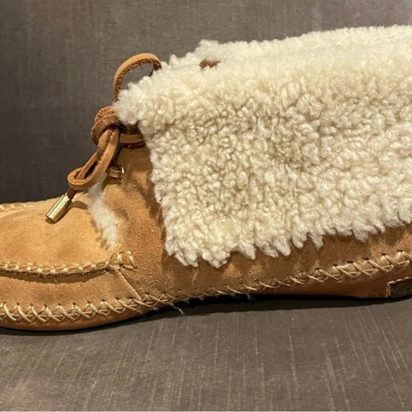Tory Burch Shearling Suede Booties/Moccasins size 10 - Picture 2 of 5
